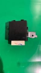 Запчасть блок управления стеклоочистителем Toyota Camry 2015