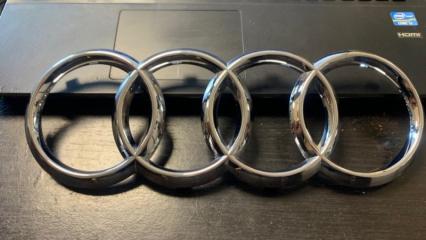 Эмблема передняя Audi Q3