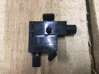 Запчасть выключатель концевой Skoda Fabia 2012