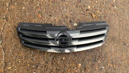 Решетка радиатора Nissan Almera