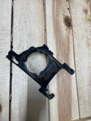 Запчасть кронштейн птф правый Nissan Terrano 3