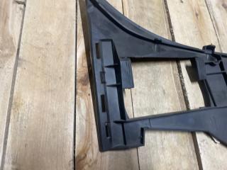 Направляющая бампера задняя левая S80