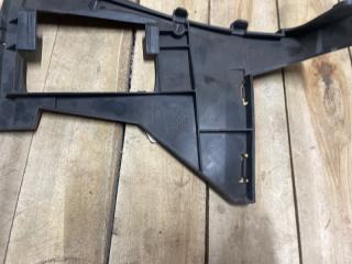 Направляющая бампера задняя левая S80