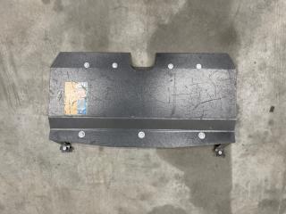 Запчасть защита двигателя Volvo 850