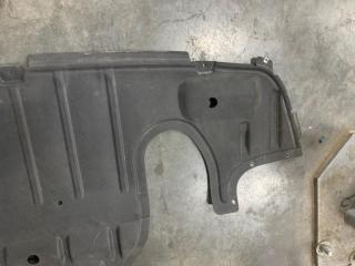 Защита днища кузова Free