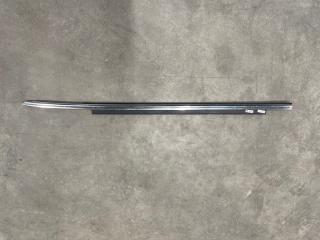 Запчасть уплотнитель стекла двери передний левый Audi A5