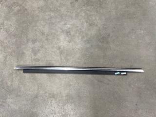 Запчасть уплотнитель стекла двери задний правый Audi A5