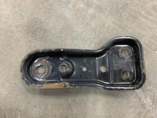 Фото запчасти кронштейн подрамника левый Skoda Octavia 2016 Б/У запчасть Запчасть кронштейн подрамника левый Skoda Octavia 2016