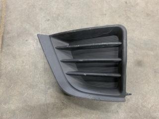 Запчасть решетка бампера левая Toyota Corolla