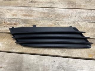 Запчасть заглушка бампера правая Opel Astra