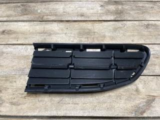 Запчасть решетка бампера передняя правая Toyota RAV4