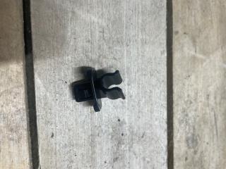 Запчасть фиксатор упора капота Toyota RAV4