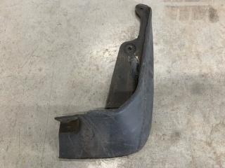 Запчасть брызговик передний правый Toyota Camry