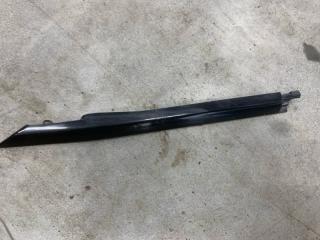 Запчасть молдинг стекла передний левый Land Rover Range Rover Velar 2020