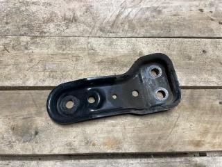 Фото запчасти кронштейн подрамника левый Volkswagen Tiguan 2019 Б/У запчасть Запчасть кронштейн подрамника левый Volkswagen Tiguan 2019