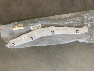 Фото запчасти кронштейн бампера задний левый Mitsubishi Pajero 4 Б/У запчасть Запчасть кронштейн бампера задний левый Mitsubishi Pajero 4