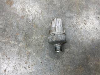 Запчасть датчик давления масла Toyota Camry 2014