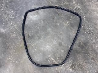 Уплотнитель проема двери задний левый Toyota Camry 2014