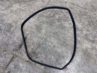 Уплотнитель проема двери передний левый Toyota Camry 2014