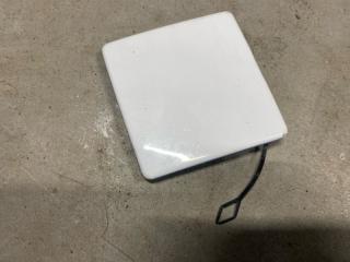 Запчасть заглушка буксировочного крюка задняя Cadillac Escalade