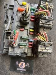 Блок предохранителей под капот Peugeot 307