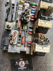 Блок предохранителей под капот Citroen C4 Picasso Б/У Блок предохранителей под капот Citroen C4 Picasso