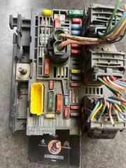 Блок предохранителей под капот Peugeot 3008