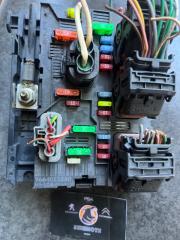 Блок предохранителей под капот Peugeot 207