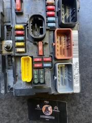 Блок предохранителей под капот Peugeot 207