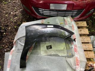 Крыло переднее правое