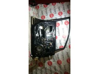 Запчасть дверь боковая передняя левая Toyota Auris 2006-2012