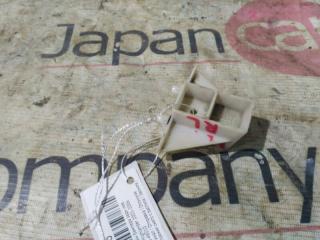 Запчасть кронштейн бампера задний левый Toyota Highlander 2001-2006