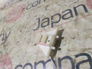 Запчасть кронштейн бампера задний Toyota Highlander 2001-2006