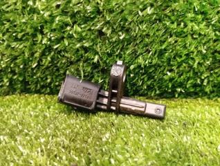 Запчасть датчик абс передний правый Audi Q3 2012