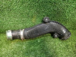 Запчасть патрубок Audi Q3 2012