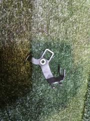 Запчасть кронштейн задний левый VOLKSWAGEN Touareg 2011