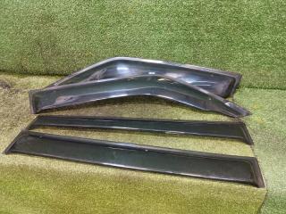 Запчасть ветровик на дверь Mitsubishi Pajero 2002