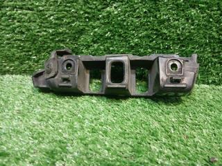 Запчасть кронштейн VOLKSWAGEN Touareg 2011