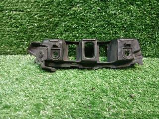 Запчасть кронштейн VOLKSWAGEN Touareg 2011