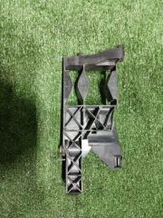 Запчасть кронштейн передний правый Audi A6 C7 2012