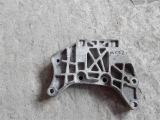 Фото запчасти кронштейн Land Rover Freelander II (2006-2014) 2008 Б/У запчасть Запчасть кронштейн Land Rover Freelander II (2006-2014) 2008