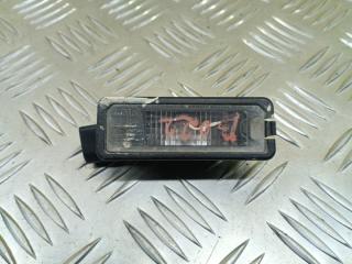 Запчасть фонарь подсветки номера Volkswagen Amarok (2010-2016) 2011