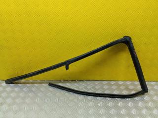Уплотнитель стекла двери (бархотка) Nissan Navara (D40) 2004-2015 2010