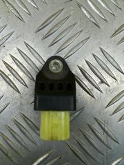 Фото запчасти датчик удара Toyota Land Cruiser Prado 150 (2009-2023) 2015 Б/У запчасть Запчасть датчик удара Toyota Land Cruiser Prado 150 (2009-2023) 2015