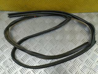 Уплотнитель стекла двери (бархотка) Toyota Land Cruiser (100) 1998-2007 2004