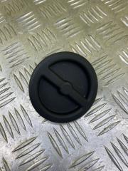 Фото запчасти заглушка Cadillac Escalade (2014-2021) 2016 Б/У запчасть Запчасть заглушка Cadillac Escalade (2014-2021) 2016