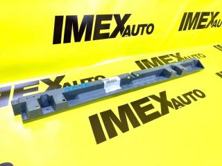 Запчасть кронштейн порога правый Mitsubishi Grandis