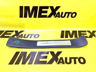 Запчасть накладка порога задняя правая Audi A4