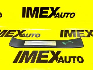 Запчасть накладка порога задняя левая Audi A4