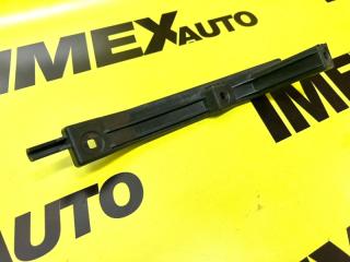 Запчасть кронштейн бампера задний левый Audi TT